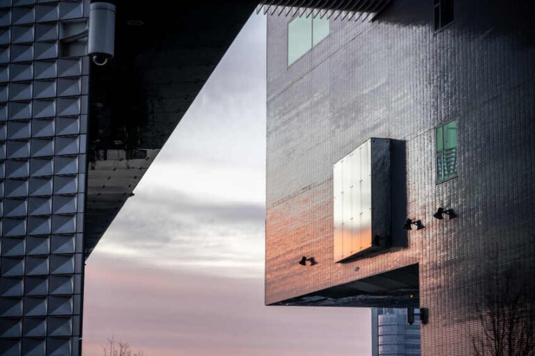 Smart Facade Materials